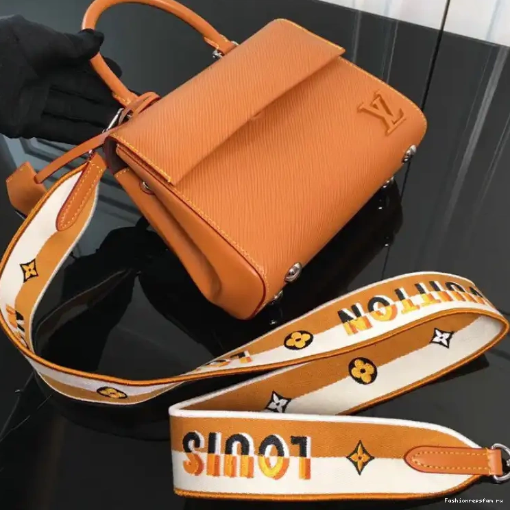 Fashionrepsfam ru 2208DJ0016 Bag LV 0815